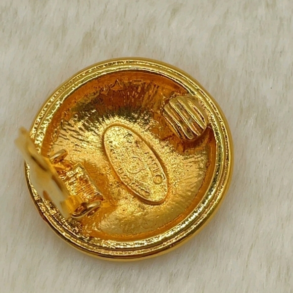 100%AUTHENTIC CHANEL COCO Mark Earring Plated Gold - Picture 11 of 12